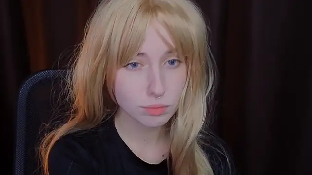 Snapshot of YukiMisa chatting on November 9, 2025, 4:33 pm YukiMisa online show from November 9, 2025, 4:33 pm