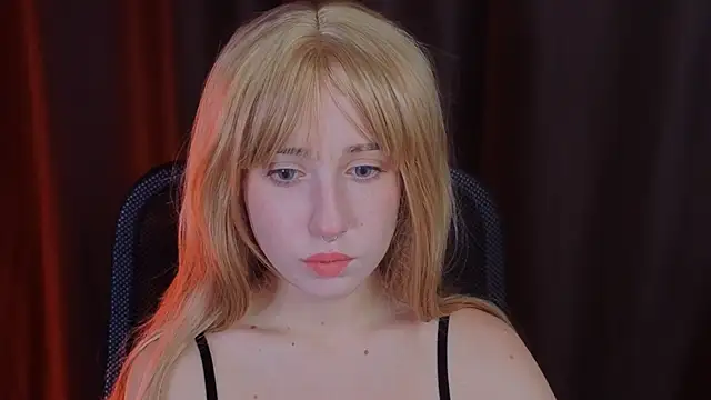 Snapshot of YukiMisa chatting on November 8, 2025, 3:48 pm YukiMisa online show from November 8, 2025, 3:48 pm