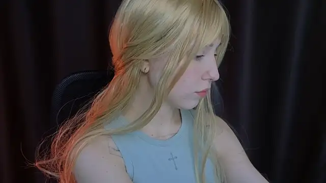 Snapshot of YukiMisa chatting on November 28, 2025, 3:23 pm YukiMisa online show from November 28, 2025, 3:23 pm