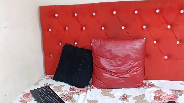 SexyBootie online show from October 7, 2025, 5:36 pm