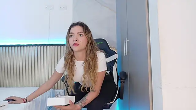 Snapshot of Sammy_Lovee chatting on October 17, 2025, 7:26 pm Sammy Lovee online show from October 17, 2025, 7:26 pm