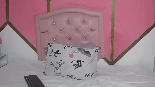 Snapshot of Mia_Wilsom chatting on November 14, 2025, 11:58 am Mia Wilsom online show from November 14, 2025, 11:58 am