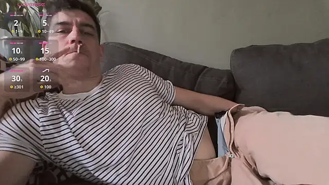 Snapshot of Ador_mask chatting on April 4, 2026, 6:58 pm Ador mask online show from April 4, 2026, 6:58 pm