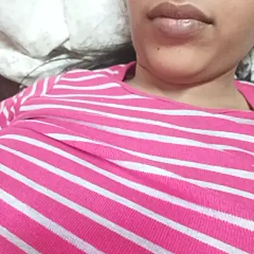 Snapshot of DesiSimran09 chatting on November 3, 2025, 7:17 pm DesiSimran09 online show from November 3, 2025, 7:17 pm