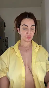 Roxanne Skye online show from November 21, 2025, 3:49 am