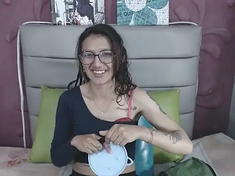 Snapshot of Carina_Santana chatting on September 19, 2025, 12:31 pm Carina Santana online show from September 19, 2025, 12:31 pm