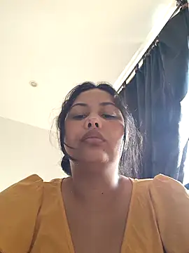 Snapshot of Alessandraa- chatting on November 3, 2025, 8:45 pm Alessandraa- online show from November 3, 2025, 8:45 pm