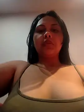 Snapshot of Alessandraa- chatting on April 29, 2026, 11:00 pm Alessandraa- online show from April 29, 2026, 11:00 pm