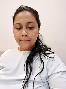 Alessandraa- online show from February 5, 2026, 4:19 am