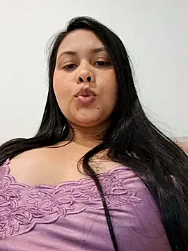 Snapshot of Alessandraa- chatting on December 3, 2025, 5:19 am Alessandraa- online show from December 3, 2025, 5:19 am