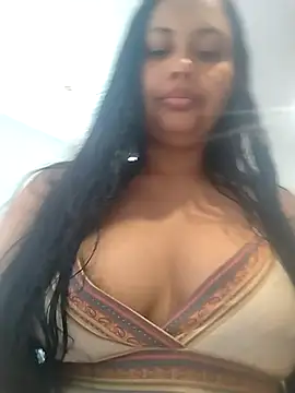 Snapshot of Alessandraa- chatting on April 18, 2026, 7:58 pm Alessandraa- online show from April 18, 2026, 7:58 pm