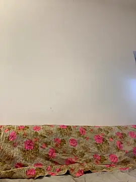 marixaballi online show from October 3, 2025, 5:25 pm