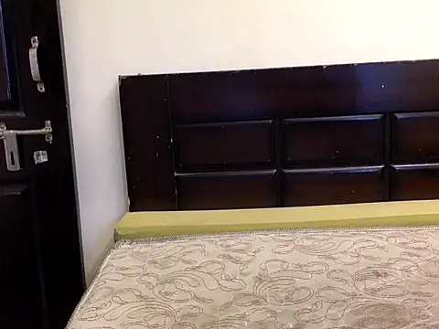 Snapshot of Indian_queen007 chatting on October 18, 2025, 5:31 am Indian queen007 online show from October 18, 2025, 5:31 am