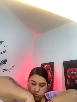 Snapshot of SafiroFer chatting on October 16, 2025, 9:01 pm SafiroFer online show from October 16, 2025, 9:01 pm