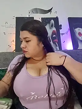 Snapshot of SafiroFer chatting on November 15, 2025, 9:08 pm SafiroFer online show from November 15, 2025, 9:08 pm