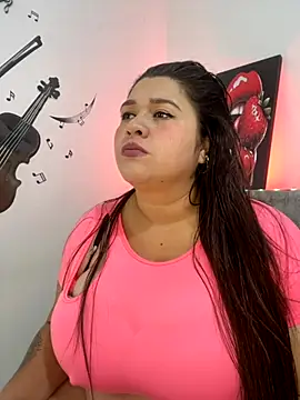 Snapshot of SafiroFer chatting on October 8, 2025, 9:04 pm SafiroFer online show from October 8, 2025, 9:04 pm