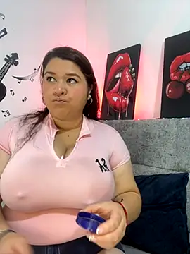 Snapshot of SafiroFer chatting on October 11, 2025, 5:58 pm SafiroFer online show from October 11, 2025, 5:58 pm