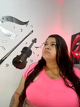 Snapshot of SafiroFer chatting on October 13, 2025, 9:05 pm SafiroFer online show from October 13, 2025, 9:05 pm