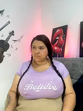 Snapshot of SafiroFer chatting on October 9, 2025, 9:04 pm SafiroFer online show from October 9, 2025, 9:04 pm