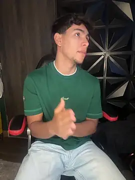 Snapshot of CHR58_ chatting on October 8, 2025, 9:26 pm CHR58 online show from October 8, 2025, 9:26 pm