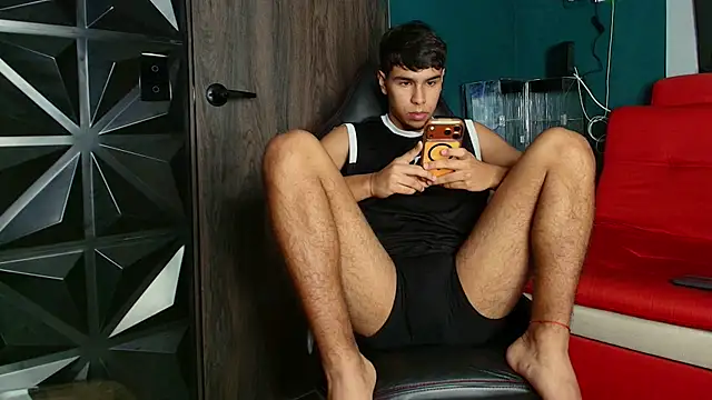 Snapshot of CHR58_ chatting on November 19, 2025, 9:37 pm CHR58 online show from November 19, 2025, 9:37 pm