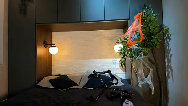 MrJustin  online show from November 8, 2025, 7:50 pm