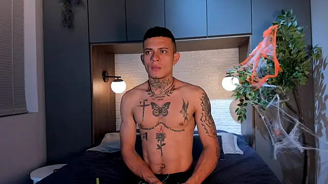 MrJustin  online show from November 7, 2025, 8:46 pm