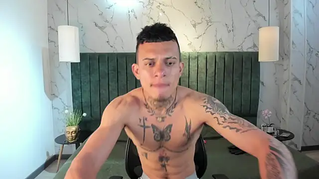 MrJustin  online show from November 20, 2025, 9:36 pm