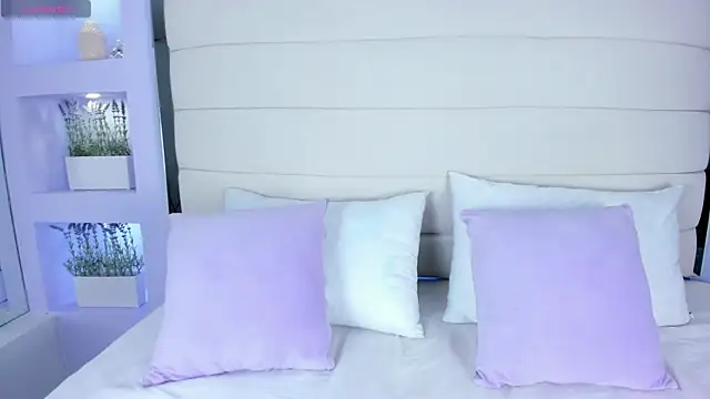 Snapshot of ScarletStarr chatting on October 28, 2025, 4:13 am ScarletStarr online show from October 28, 2025, 4:13 am