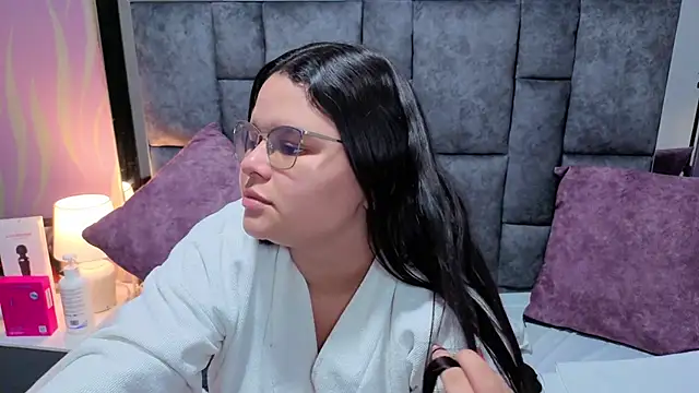 Snapshot of SamanthaPaImer chatting on October 8, 2025, 8:20 pm SamanthaPaImer online show from October 8, 2025, 8:20 pm