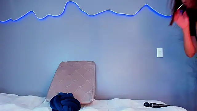 Snapshot of AlinaSweett_ chatting on November 16, 2025, 4:01 pm AlinaSweett online show from November 16, 2025, 4:01 pm