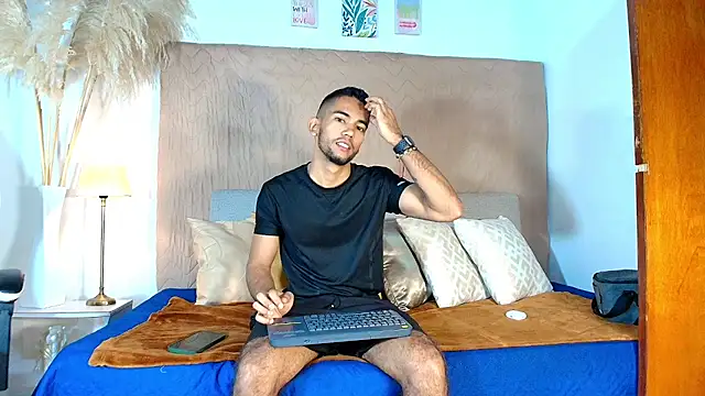 Snapshot of MaicolParker_ chatting on July 27, 2026, 12:12 pm MaicolParker online show from July 27, 2026, 12:12 pm