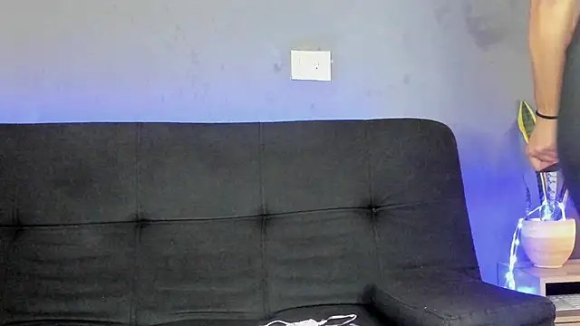 Luna sophya online show from November 27, 2025, 1:00 pm