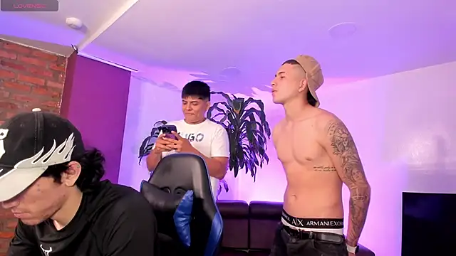 Snapshot of Handsomeboyss19 chatting on November 28, 2025, 2:56 am Handsomeboyss19 online show from November 28, 2025, 2:56 am