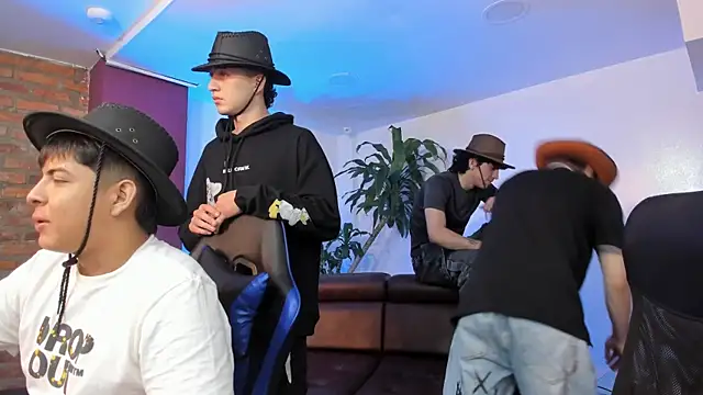 Snapshot of Handsomeboyss19 chatting on November 22, 2025, 2:21 am Handsomeboyss19 online show from November 22, 2025, 2:21 am