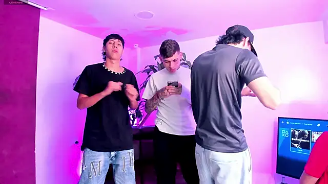 Snapshot of Handsomeboyss19 chatting on September 20, 2025, 1:32 am Handsomeboyss19 online show from September 20, 2025, 1:32 am