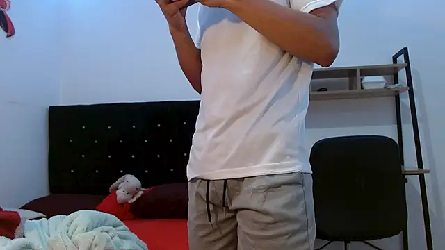 Snapshot of Stephan_Keller chatting on December 4, 2025, 2:43 am Stephan Keller online show from December 4, 2025, 2:43 am