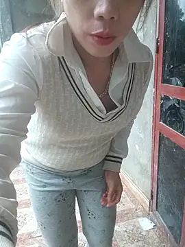 Phuong xxx online show from March 12, 2026, 1:11 am