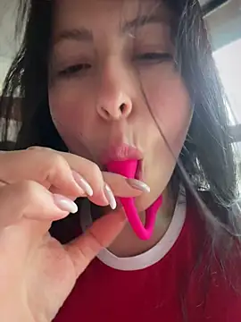 Mia salinass online show from July 2, 2026, 8:26 pm