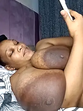 HappygalTheQueen online show from February 15, 2026, 6:18 pm