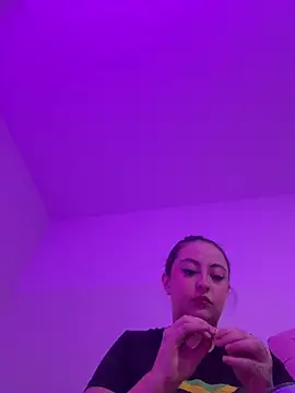 Snapshot of SarahCastro1_ chatting on August 3, 2026, 9:15 am SarahCastro1 online show from August 3, 2026, 9:15 am