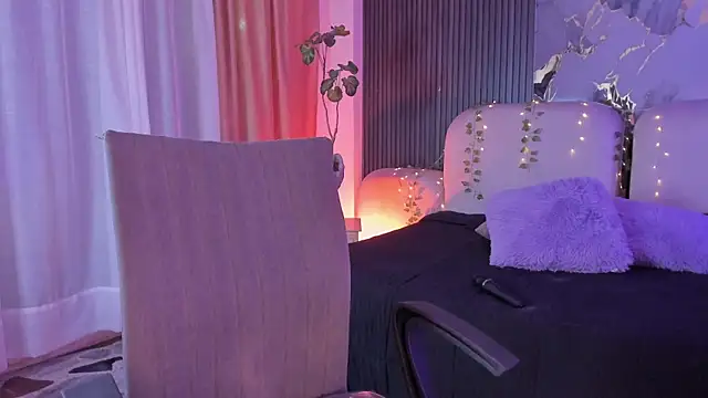 SarahCastro1  online show from June 5, 2026, 6:52 am