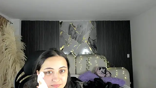 Snapshot of SarahCastro1_ chatting on July 9, 2026, 3:51 am SarahCastro1 online show from July 9, 2026, 3:51 am