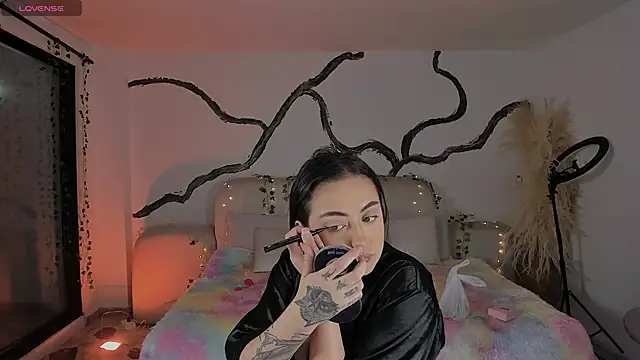 SarahCastro1  online show from December 22, 2025, 3:28 am