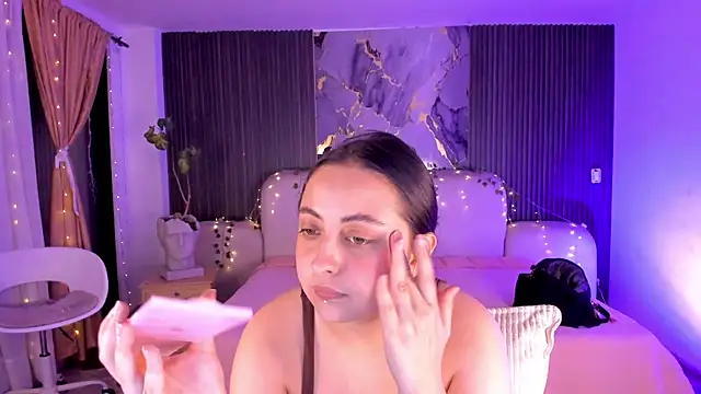 Snapshot of SarahCastro1_ chatting on July 7, 2026, 4:04 am SarahCastro1 online show from July 7, 2026, 4:04 am