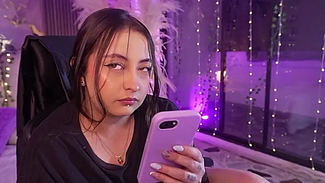 SarahCastro1  online show from March 2, 2026, 5:08 am