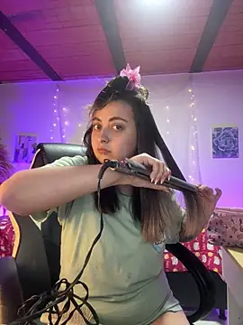 SarahCastro1  online show from May 16, 2026, 12:42 am
