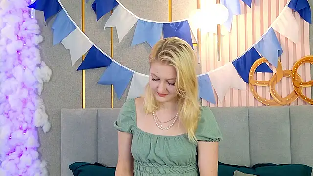 KarmaLex  online show from October 4, 2025, 5:25 pm