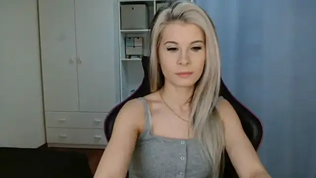 KristineGlow online show from April 24, 2026, 6:15 am