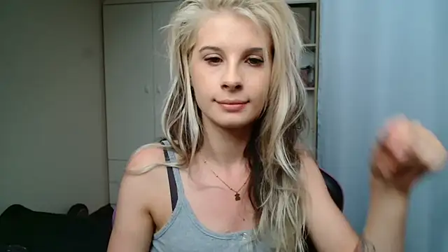 Snapshot of KristineGlow chatting on July 15, 2026, 2:13 pm KristineGlow online show from July 15, 2026, 2:13 pm